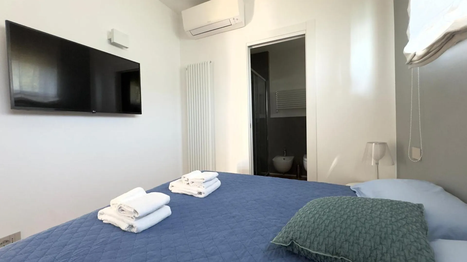 Apartment Elegant Modern And Bright Flat With Splendid Terrace Overlooking The Sea And Palmaria Island Modern Designer Interior Accommodates Up To Six People Porto Venere