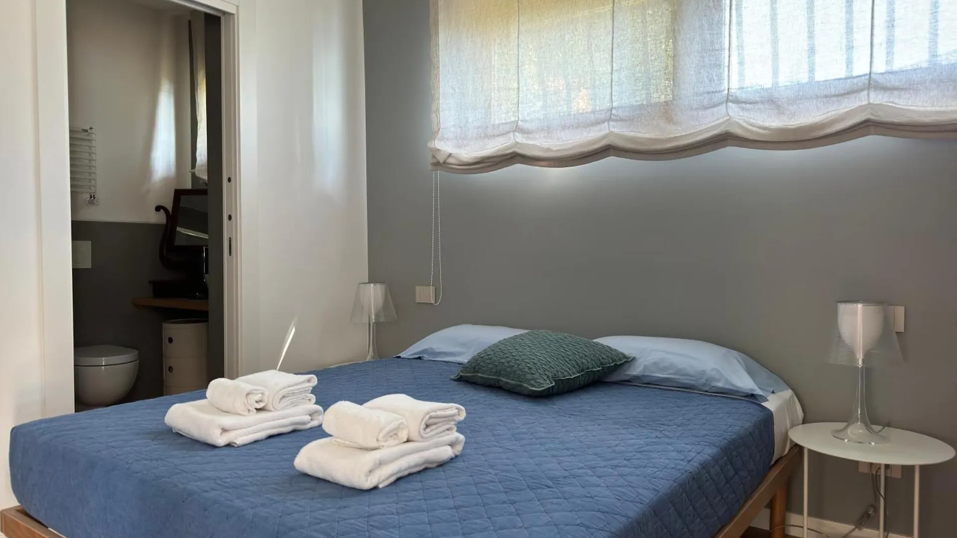 Apartment Elegant Modern And Bright Flat With Splendid Terrace Overlooking The Sea And Palmaria Island Modern Designer Interior Accommodates Up To Six People Porto Venere