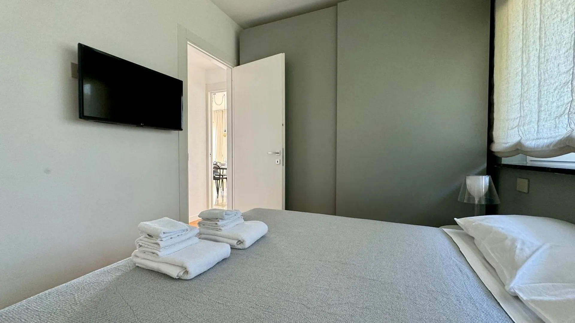 Elegant Modern And Bright Flat With Splendid Terrace Overlooking The Sea And Palmaria Island Modern Designer Interior Accommodates Up To Six People Porto Venere