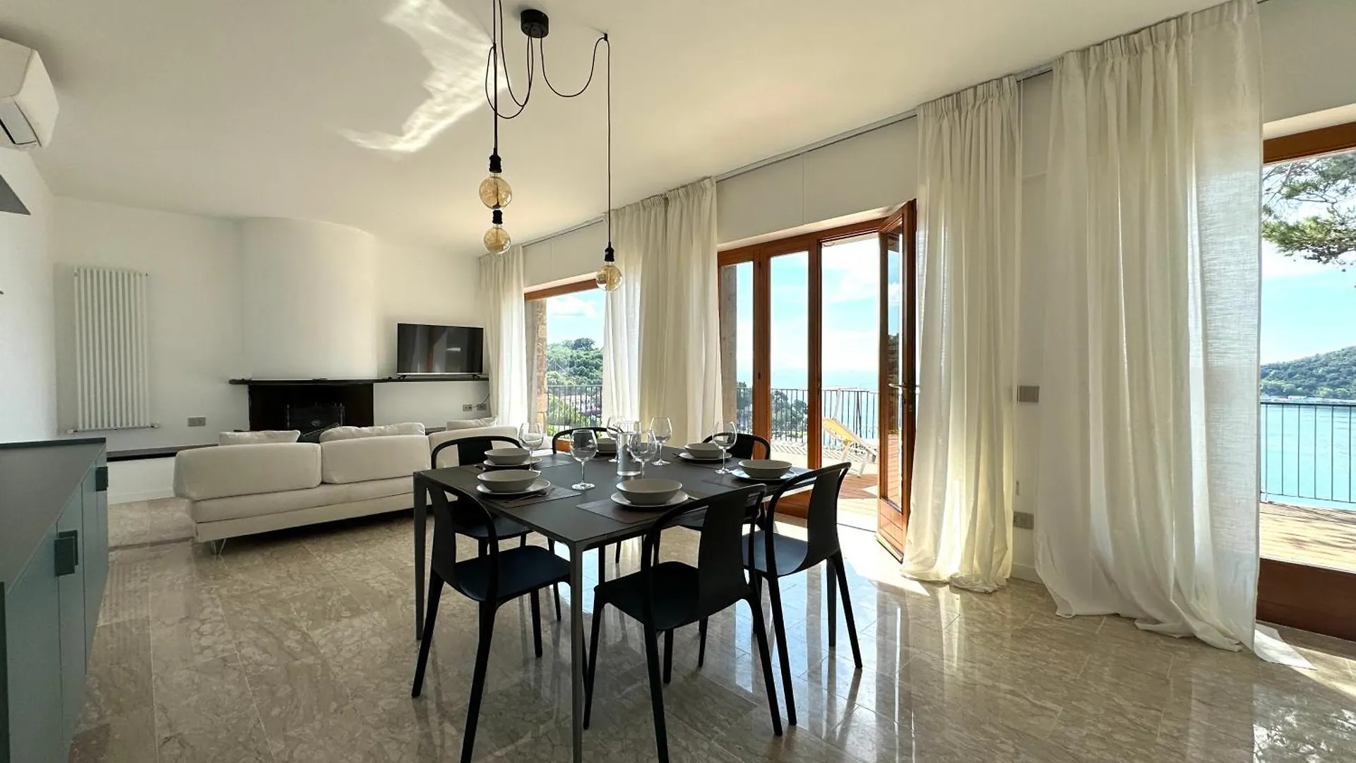 Apartment Elegant Modern And Bright Flat With Splendid Terrace Overlooking The Sea And Palmaria Island Modern Designer Interior Accommodates Up To Six People Porto Venere