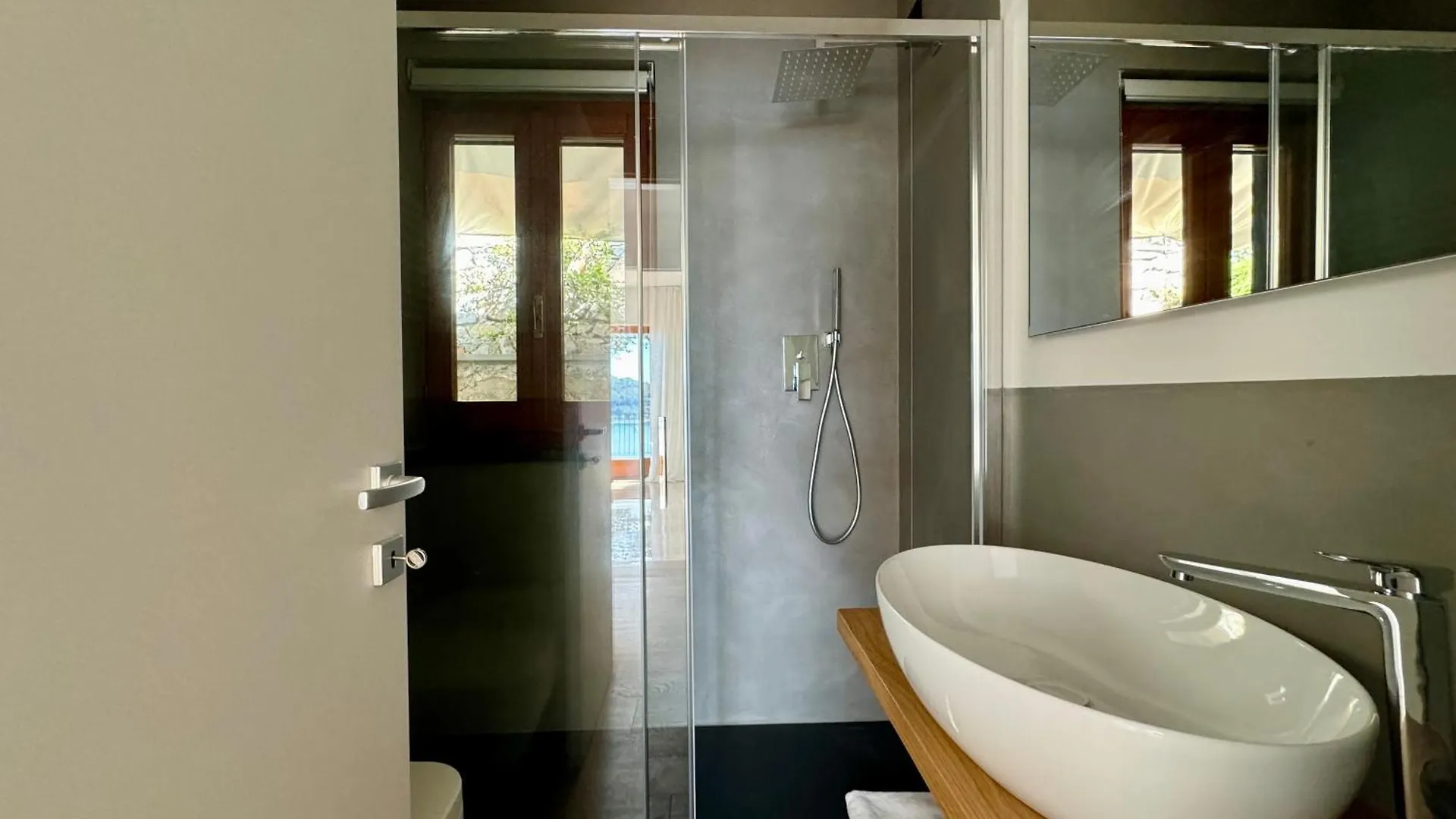 Elegant Modern And Bright Flat With Splendid Terrace Overlooking The Sea And Palmaria Island Modern Designer Interior Accommodates Up To Six People Porto Venere Apartment