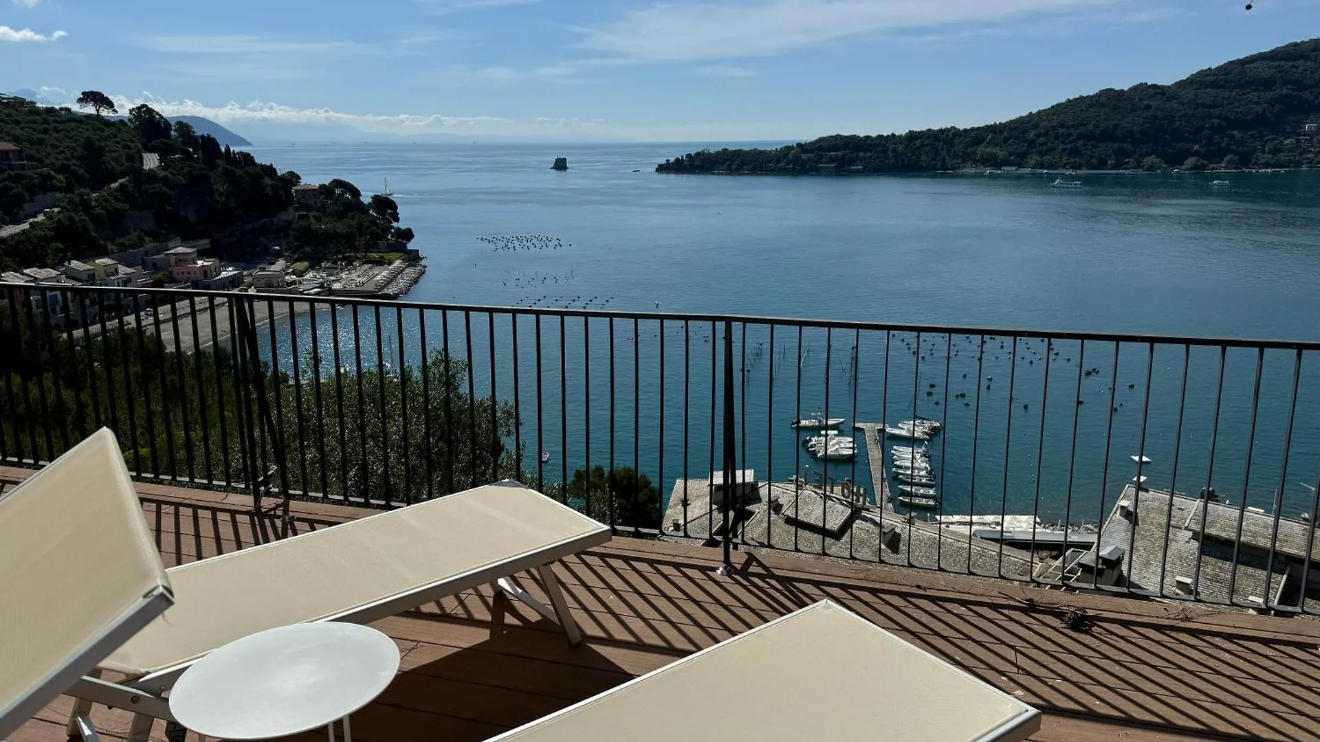 Elegant Modern And Bright Flat With Splendid Terrace Overlooking The Sea And Palmaria Island Modern Designer Interior Accommodates Up To Six People Porto Venere