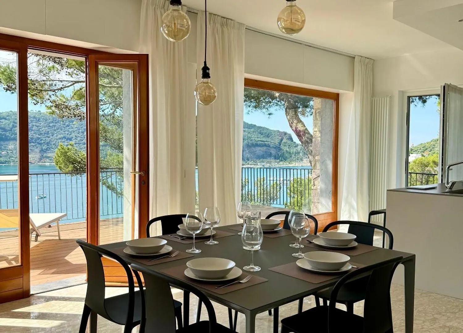 Elegant Modern And Bright Flat With Splendid Terrace Overlooking The Sea And Palmaria Island Modern Designer Interior Accommodates Up To Six People Porto Venere