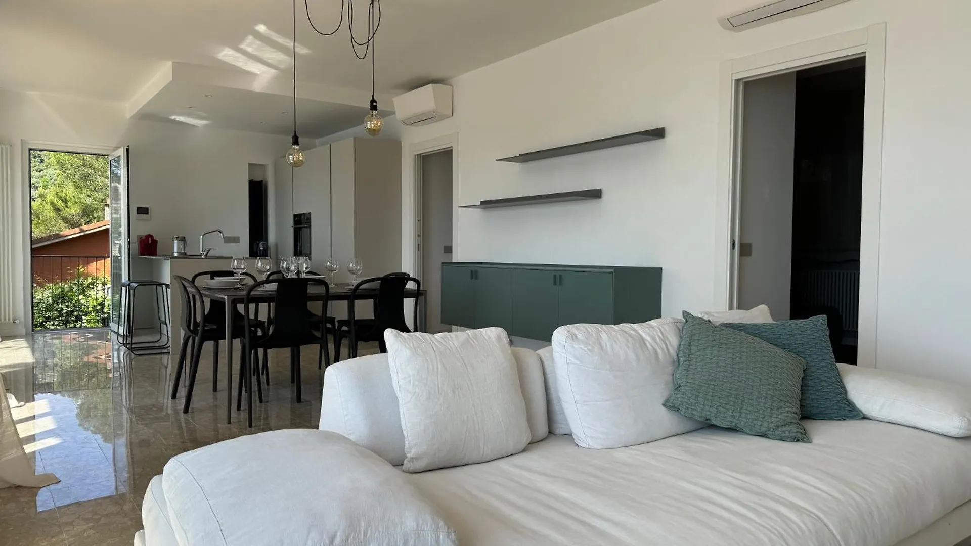 Elegant Modern And Bright Flat With Splendid Terrace Overlooking The Sea And Palmaria Island Modern Designer Interior Accommodates Up To Six People Porto Venere Italien