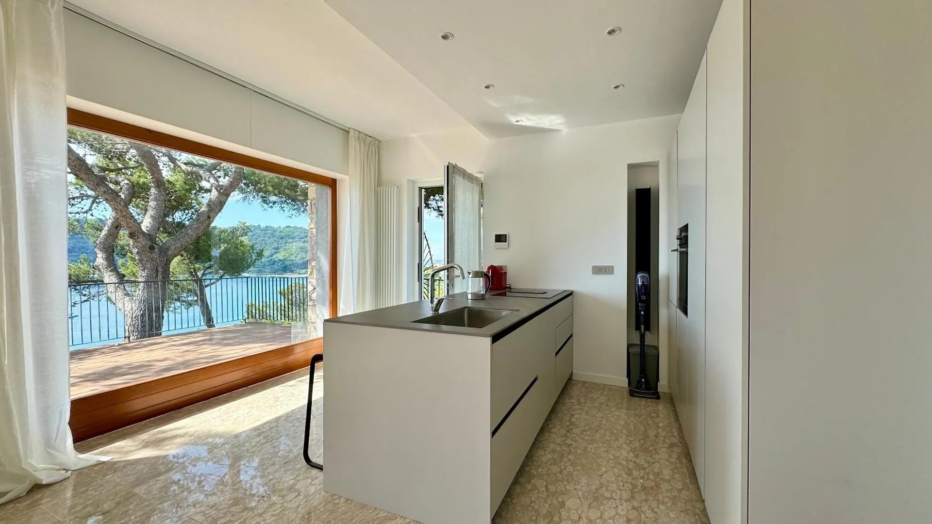 Elegant Modern And Bright Flat With Splendid Terrace Overlooking The Sea And Palmaria Island Modern Designer Interior Accommodates Up To Six People Porto Venere