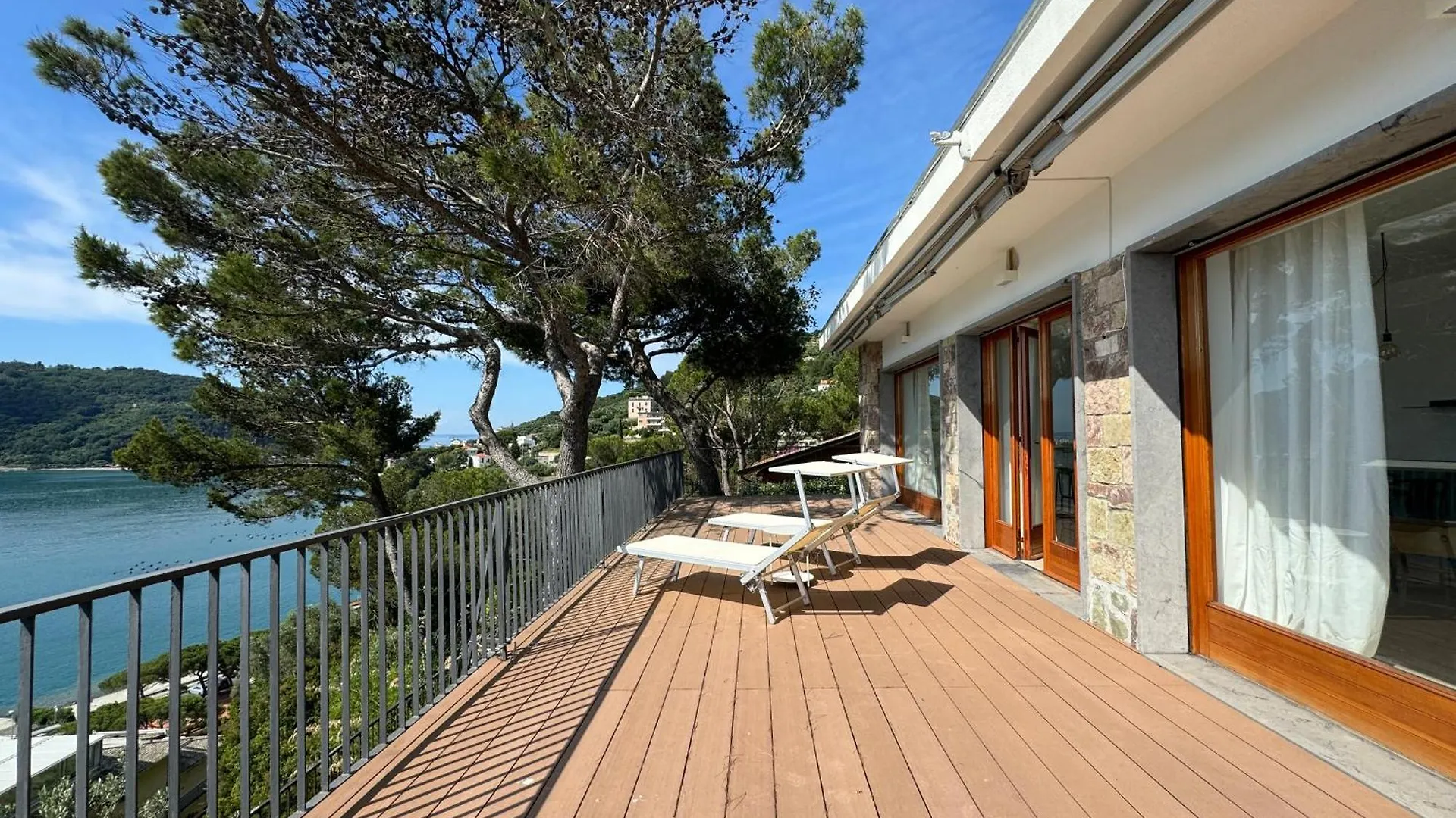 Elegant Modern And Bright Flat With Splendid Terrace Overlooking The Sea And Palmaria Island Modern Designer Interior Accommodates Up To Six People Porto Venere 0*,