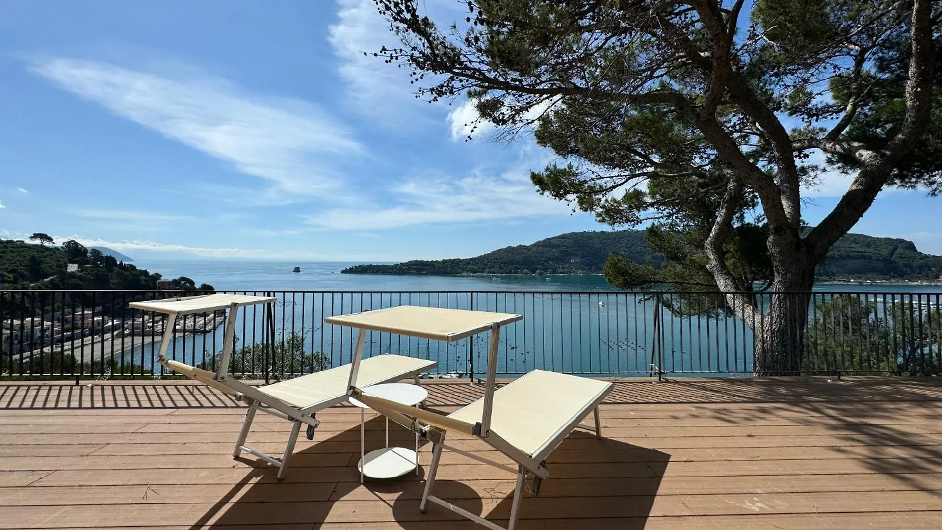 Elegant Modern And Bright Flat With Splendid Terrace Overlooking The Sea And Palmaria Island Modern Designer Interior Accommodates Up To Six People Porto Venere Apartment