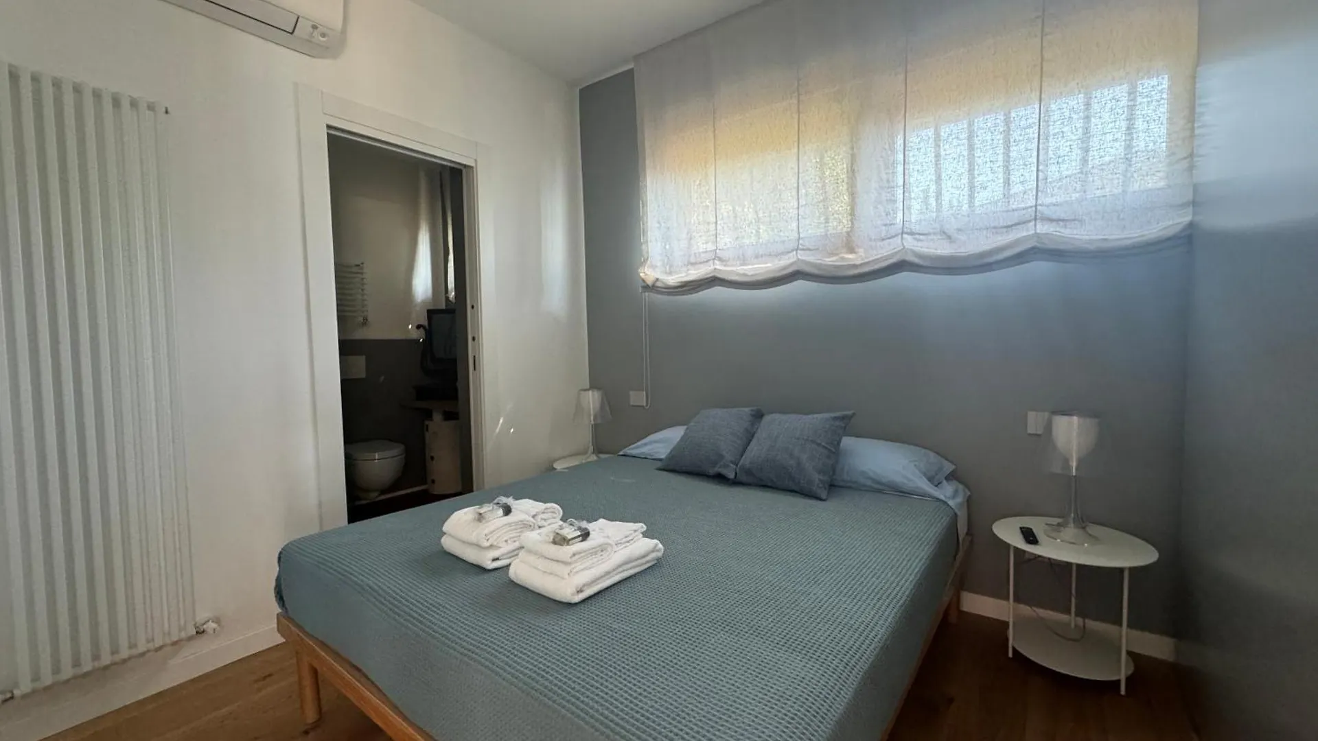 Apartment Elegant Modern And Bright Flat With Splendid Terrace Overlooking The Sea And Palmaria Island Modern Designer Interior Accommodates Up To Six People Porto Venere