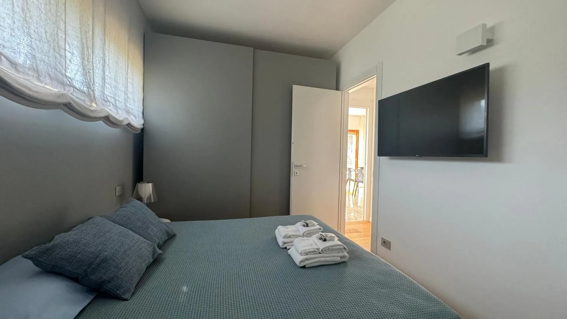 Elegant Modern And Bright Flat With Splendid Terrace Overlooking The Sea And Palmaria Island Modern Designer Interior Accommodates Up To Six People Porto Venere 0*,