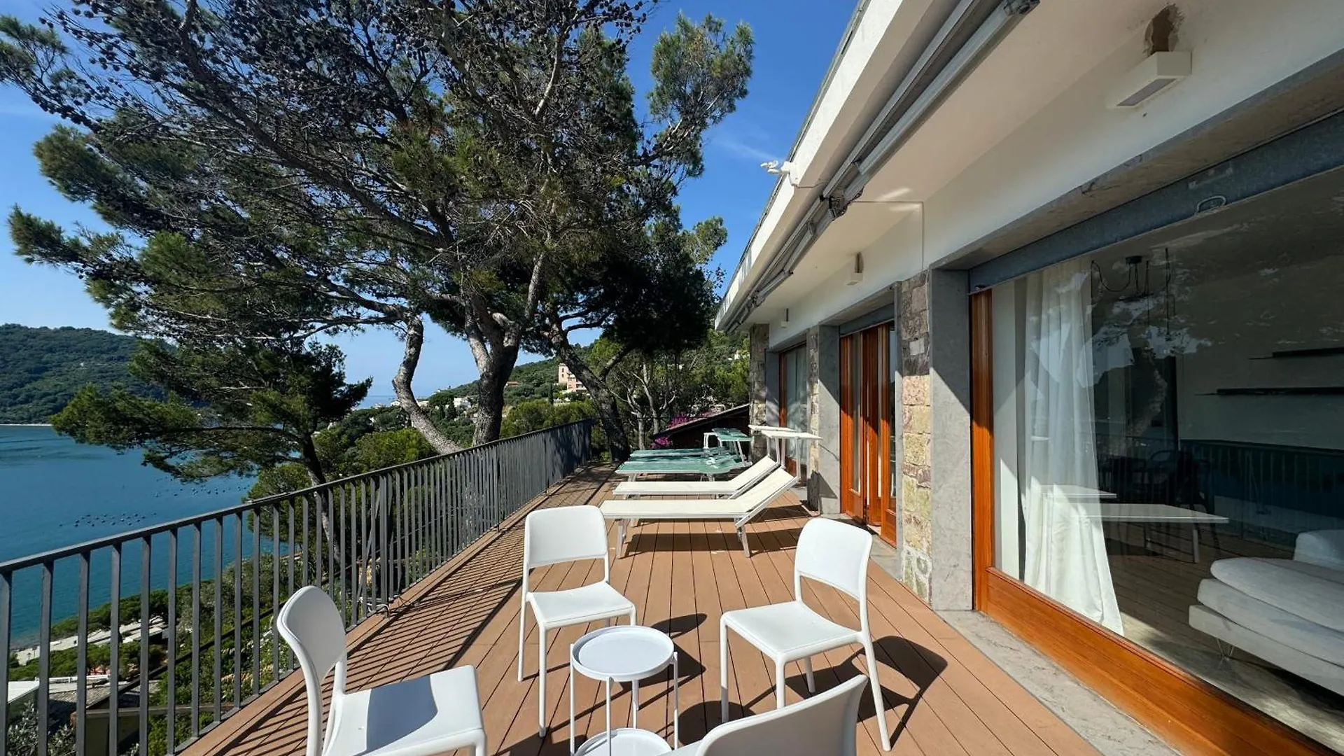 Elegant Modern And Bright Flat With Splendid Terrace Overlooking The Sea And Palmaria Island Modern Designer Interior Accommodates Up To Six People Porto Venere Apartment