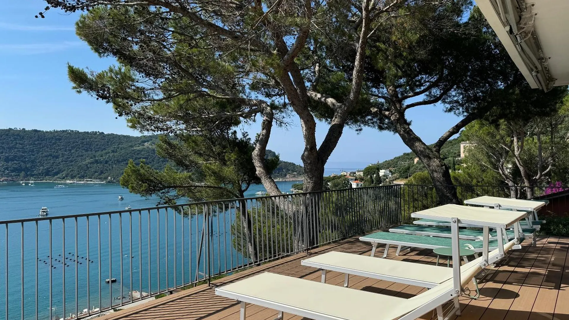 Apartment Elegant Modern And Bright Flat With Splendid Terrace Overlooking The Sea And Palmaria Island Modern Designer Interior Accommodates Up To Six People Porto Venere Italy